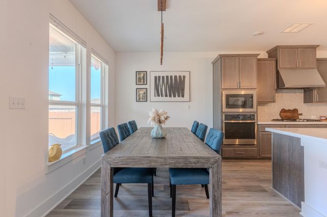 6504 Velvet Leaf LN, Buda, TX 78610