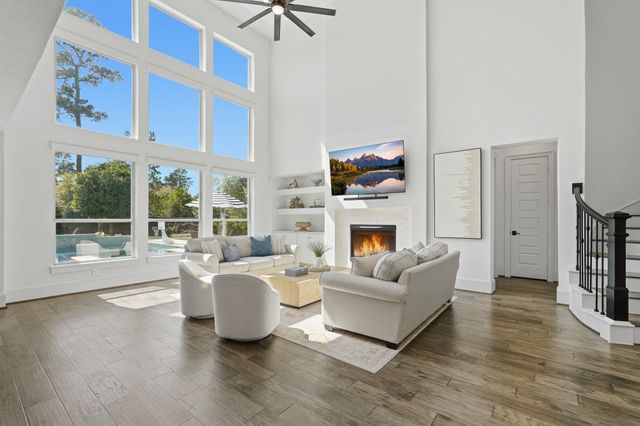 96 Winter Sunrise Circle, The Woodlands, TX 77375