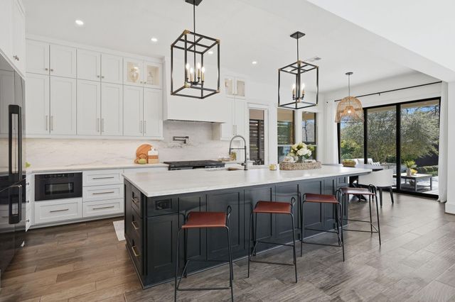 96 Winter Sunrise Circle, The Woodlands, TX 77375