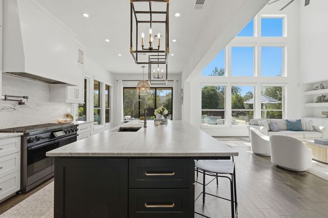 96 Winter Sunrise Circle, The Woodlands, TX 77375