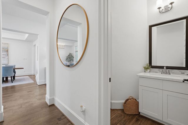 96 Winter Sunrise Circle, The Woodlands, TX 77375