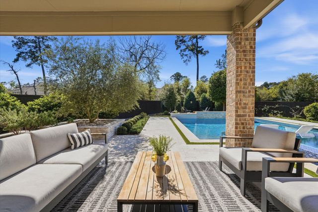 96 Winter Sunrise Circle, The Woodlands, TX 77375