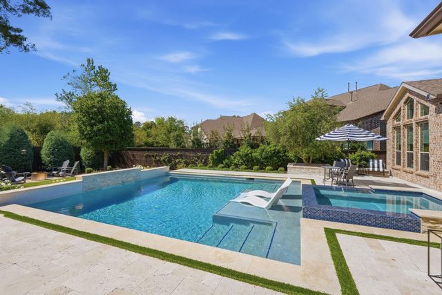 96 Winter Sunrise Circle, The Woodlands, TX 77375