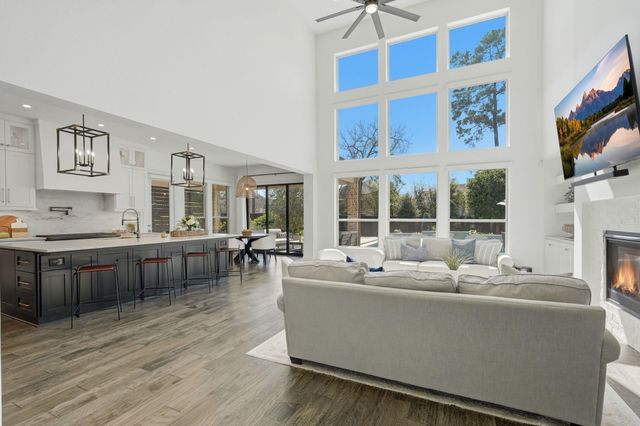 96 Winter Sunrise Circle, The Woodlands, TX 77375