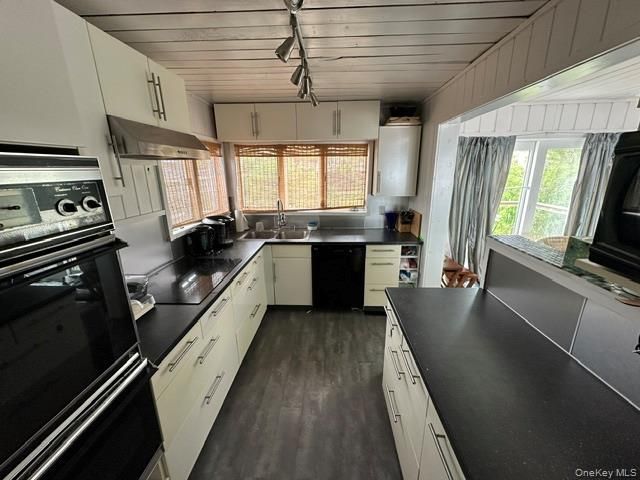 71 Bayview Walk, Cherry Grove, NY 11782