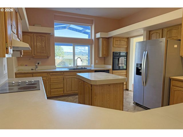 90750 HILL Rd, Springfield, OR 97478