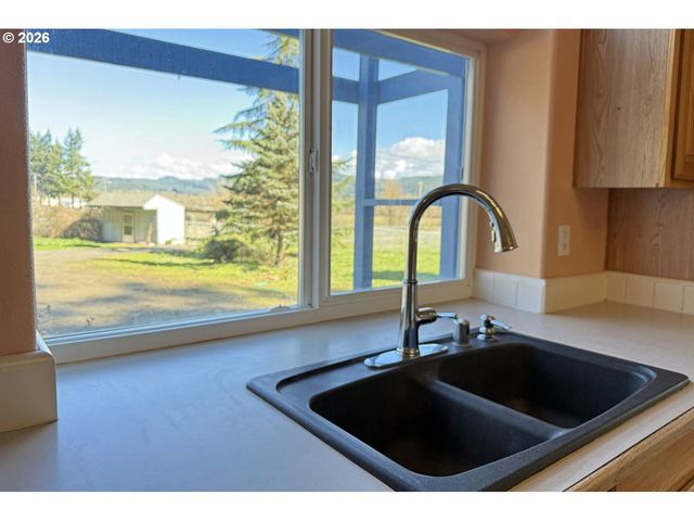 90750 HILL Rd, Springfield, OR 97478