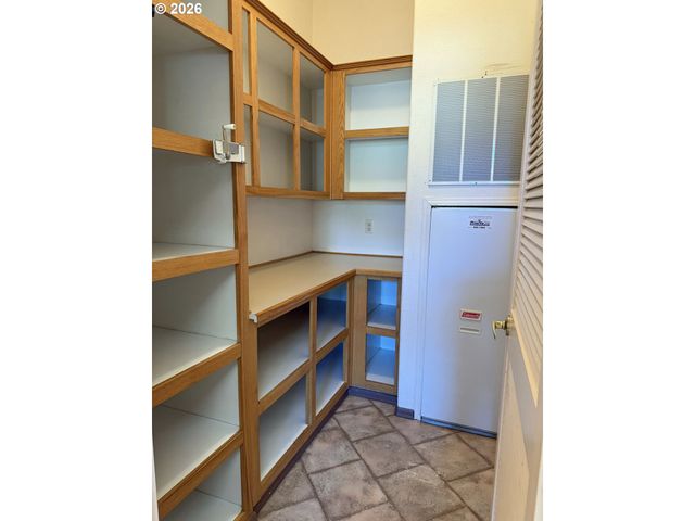 90750 HILL Rd, Springfield, OR 97478