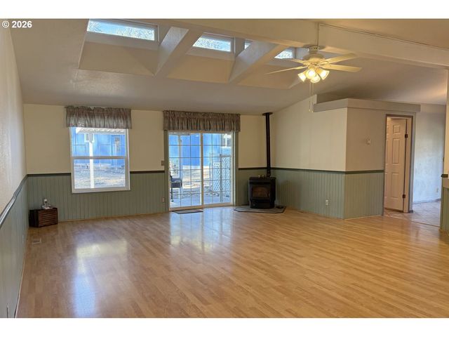 90750 HILL Rd, Springfield, OR 97478