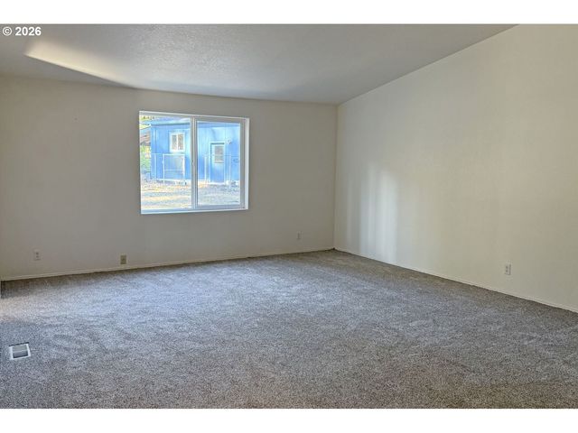 90750 HILL Rd, Springfield, OR 97478