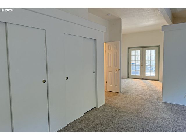 90750 HILL Rd, Springfield, OR 97478