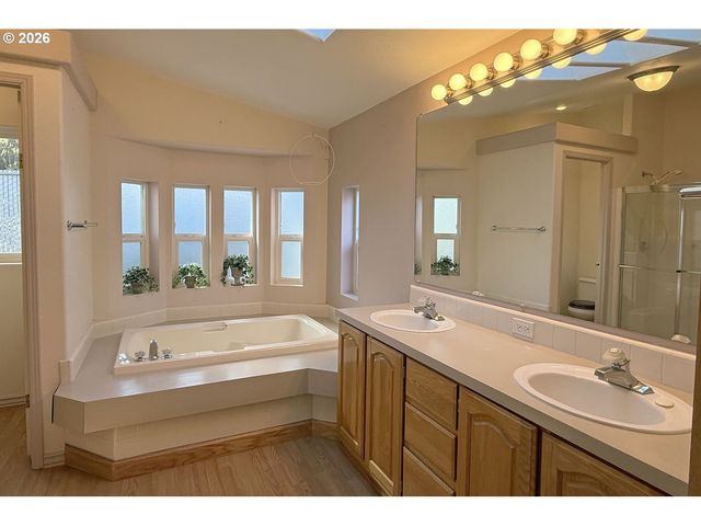 90750 HILL Rd, Springfield, OR 97478