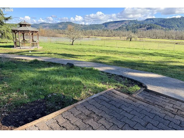 90750 HILL Rd, Springfield, OR 97478