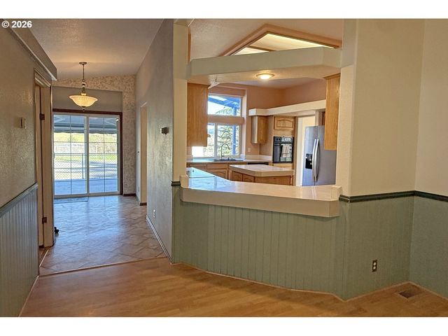 90750 HILL Rd, Springfield, OR 97478