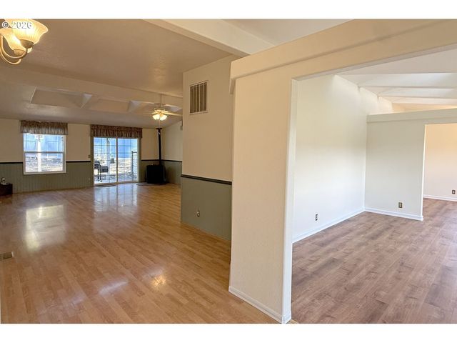 90750 HILL Rd, Springfield, OR 97478