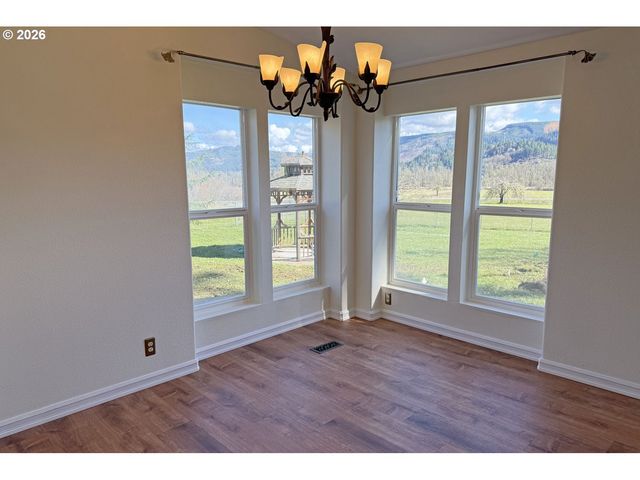 90750 HILL Rd, Springfield, OR 97478