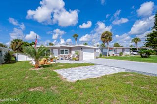 3244 S Peninsula Drive, Port Orange, FL 32127