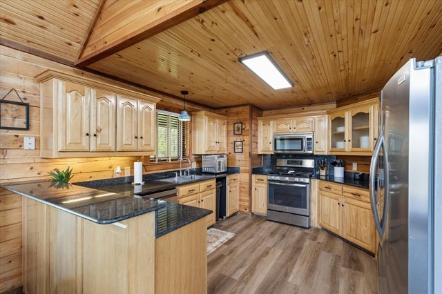 2194 Fm 2382, St Jo, TX 76265