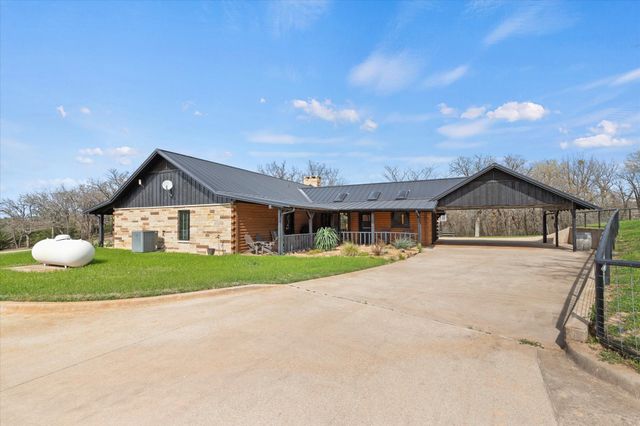 2194 Fm 2382, St Jo, TX 76265