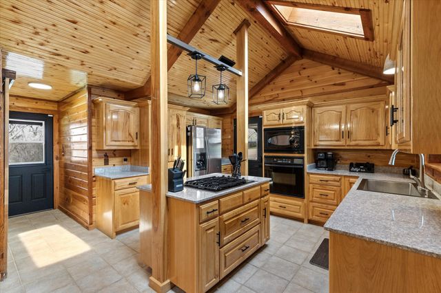 2194 Fm 2382, St Jo, TX 76265