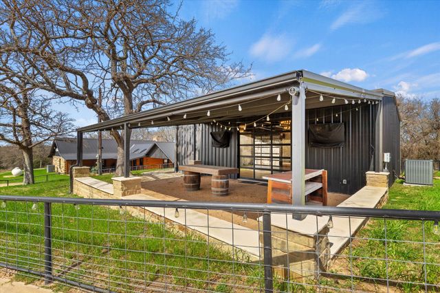 2194 Fm 2382, St Jo, TX 76265