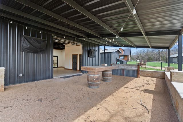 2194 Fm 2382, St Jo, TX 76265