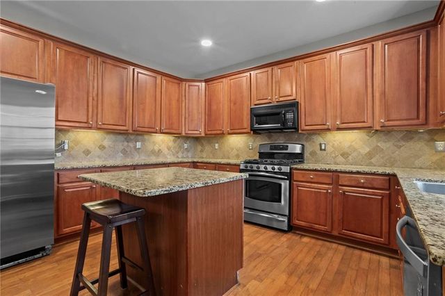 700 Parkside Drive, Woodstock, GA 30188