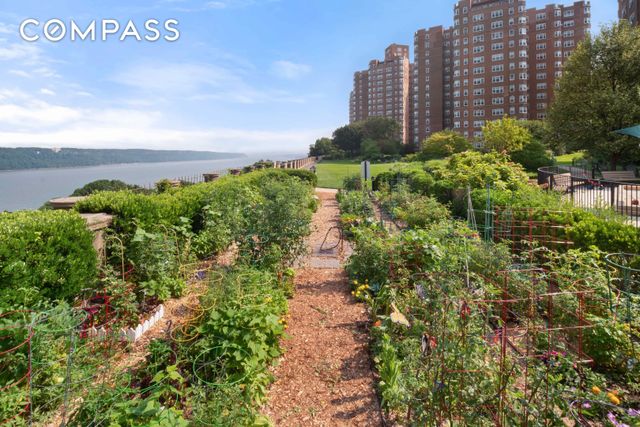 140 Cabrini Blvd Apt 53, New York City, NY 10033