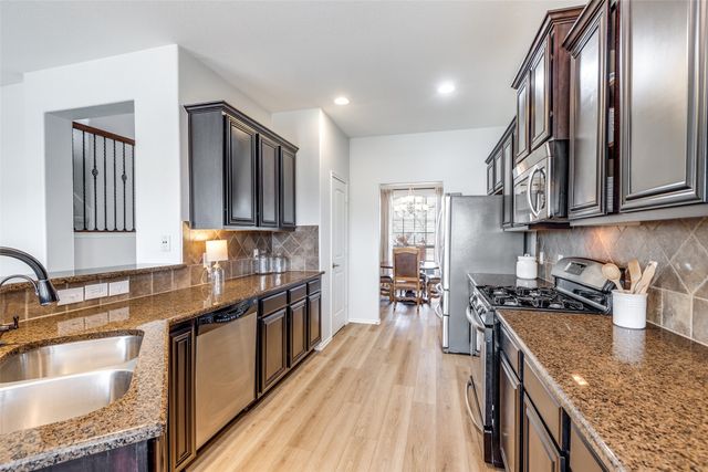 809 Golden Bear Lane, Mckinney, TX 75072