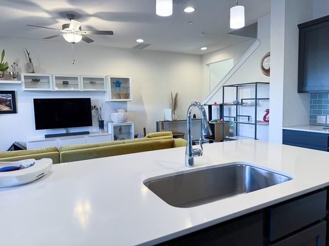 1805 Roseburg DR 31, Austin, TX 78754