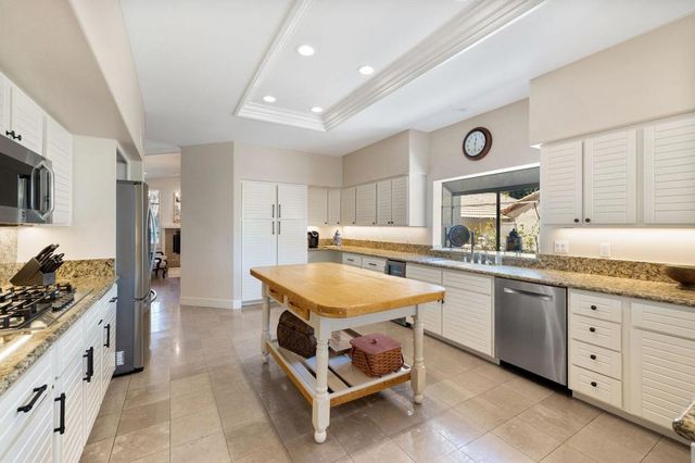 47210 Heliotrope Drive, Palm Desert, CA 92260