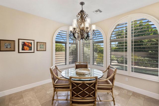 47210 Heliotrope Drive, Palm Desert, CA 92260