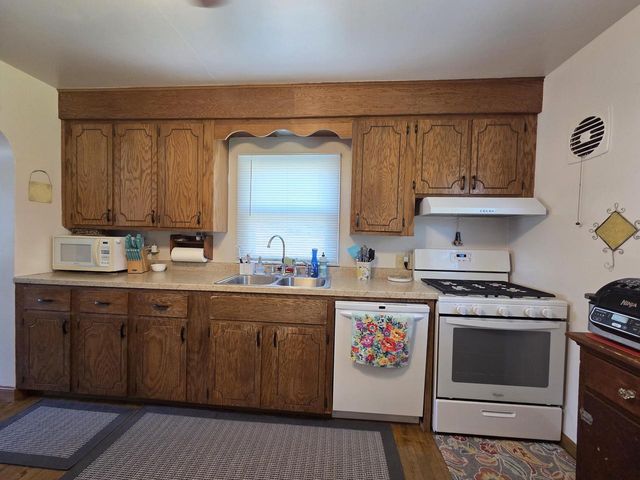 1117 Adams AVENUE, Oshkosh, WI 54902