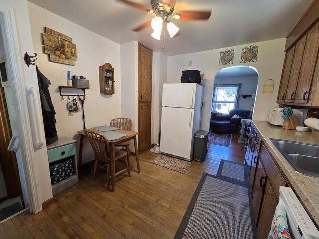 1117 Adams AVENUE, Oshkosh, WI 54902