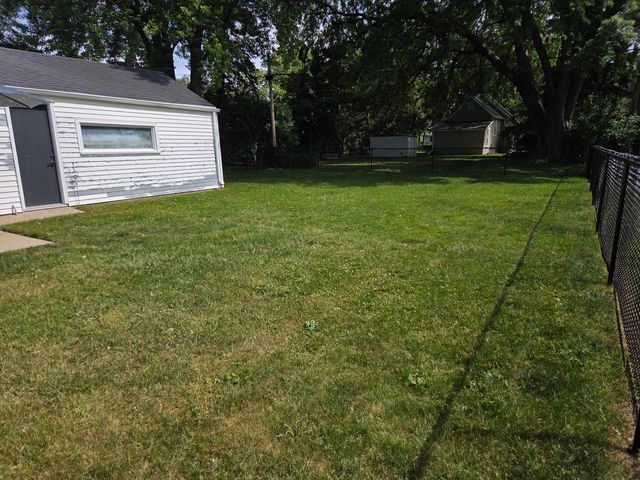 1117 Adams AVENUE, Oshkosh, WI 54902