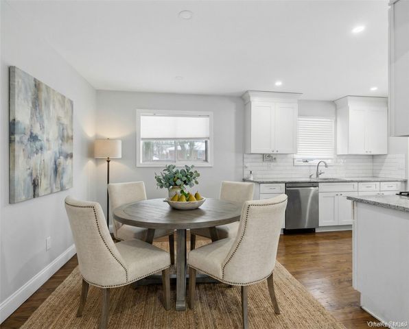 16 Blackman Street, Smithtown, NY 11787