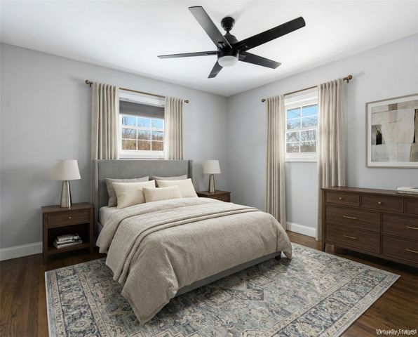 16 Blackman Street, Smithtown, NY 11787