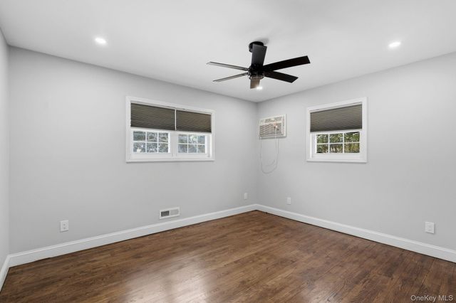 16 Blackman Street, Smithtown, NY 11787