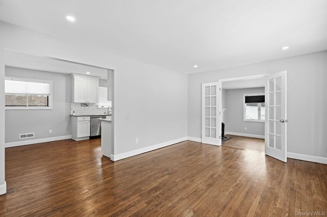 16 Blackman Street, Smithtown, NY 11787