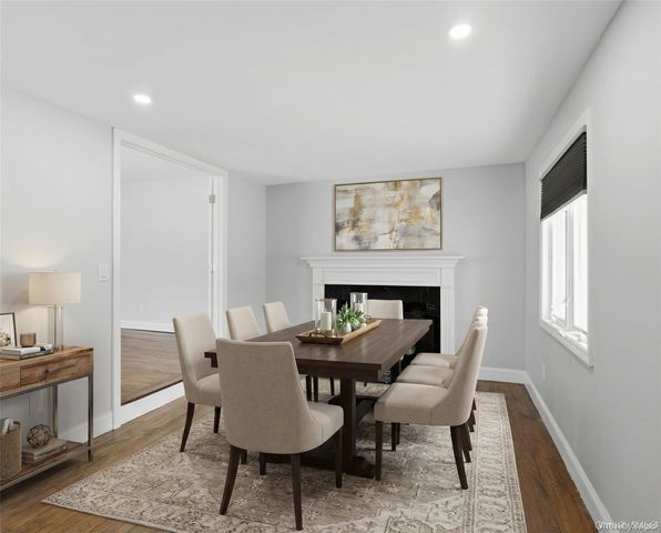 16 Blackman Street, Smithtown, NY 11787