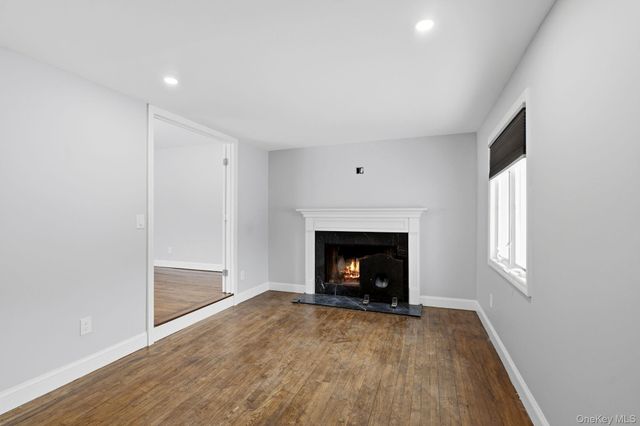 16 Blackman Street, Smithtown, NY 11787