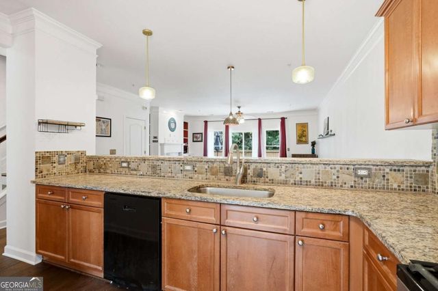 1243 Harris Commons Place, Roswell, GA 30076