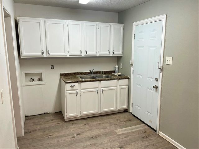 2718 E 10th Street, Lubbock, TX 79403