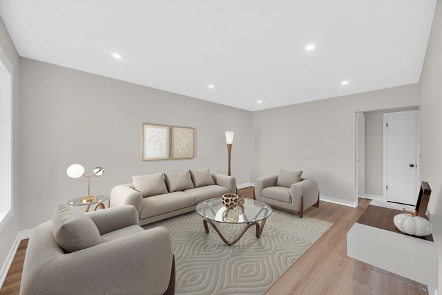 7636 W Strong Street, Norridge, IL 60706