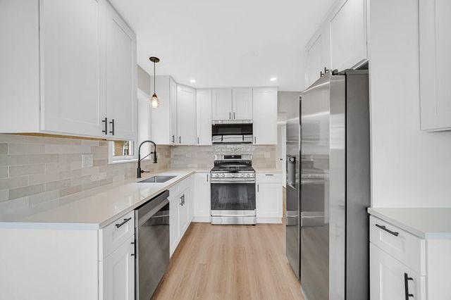 7636 W Strong Street, Norridge, IL 60706