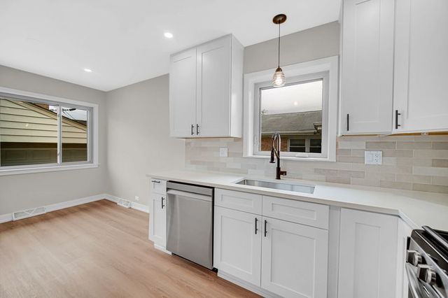 7636 W Strong Street, Norridge, IL 60706