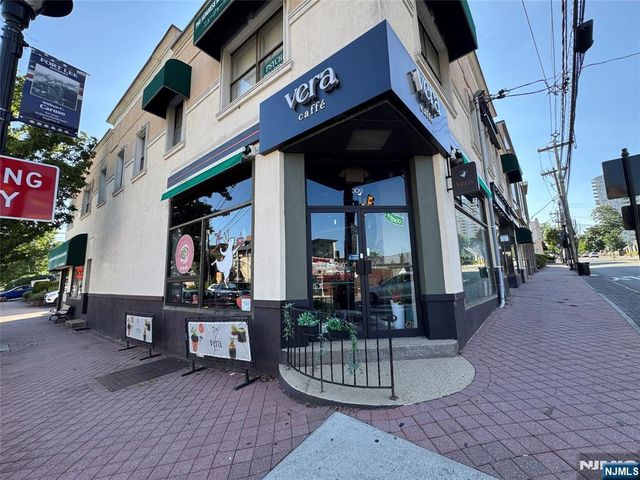 302 Main 202A, 202B, Fort Lee, NJ 07024