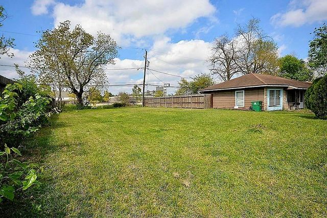 5009 Malmedy Road, Houston, TX 77033