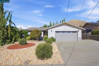 2465 Wright Ave, Pinole, CA 94564