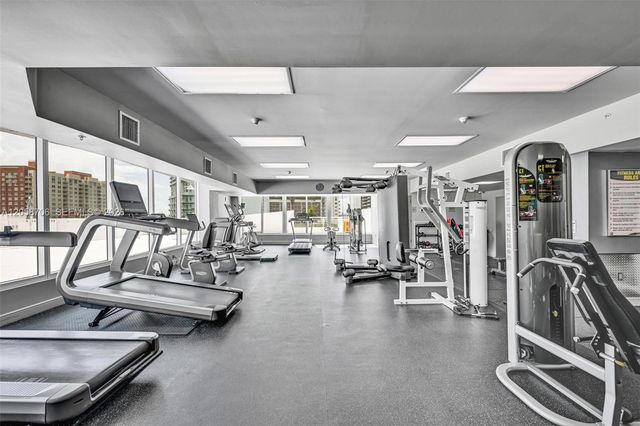 275 NE 18th St 1809, Miami, FL 33132